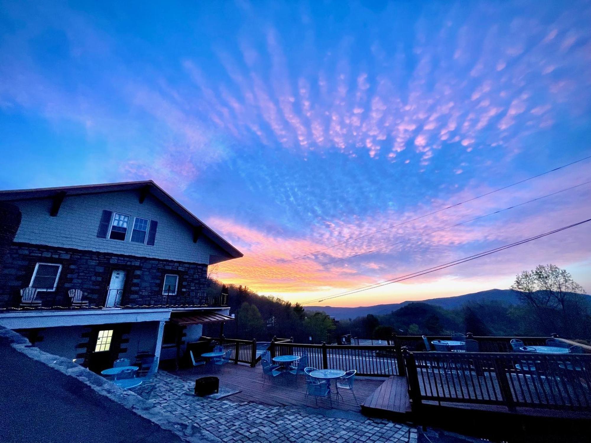 Skyline Village Inn Spruce Pine エクステリア 写真