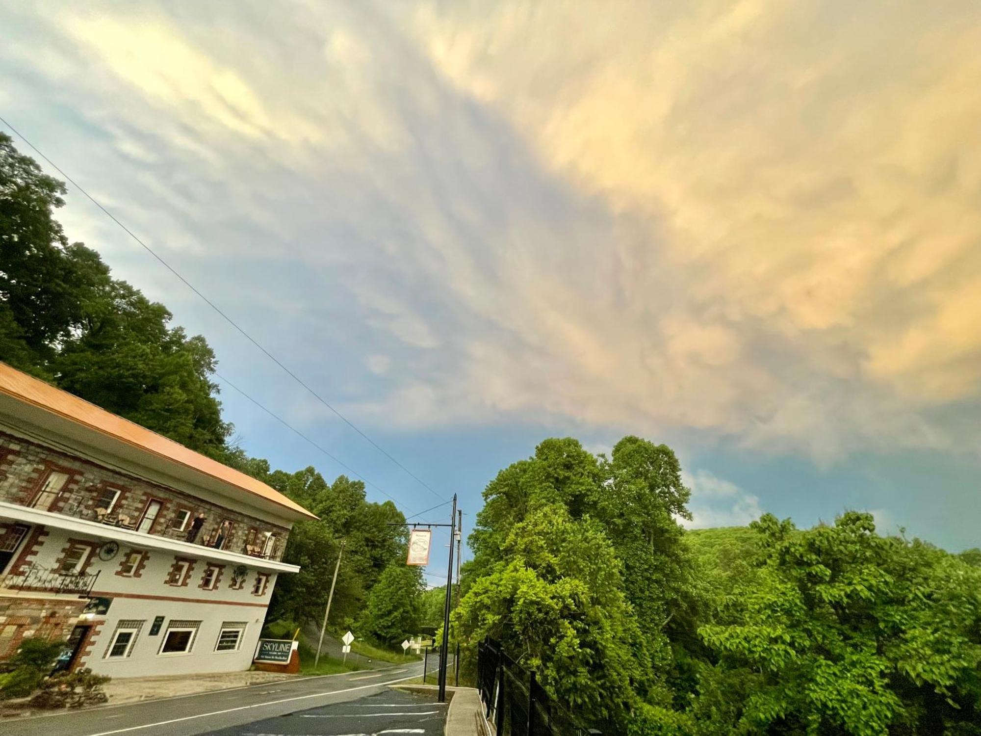 Skyline Village Inn Spruce Pine エクステリア 写真